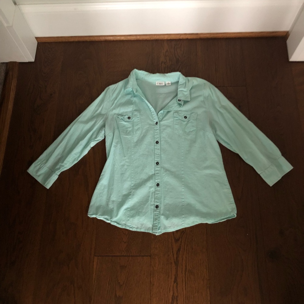 Button up top - Picture 2 of 4